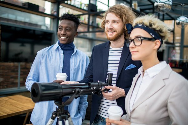 Où trouver les meilleurs endroits pour observer les oiseaux migrateurs en Camargue, France ?